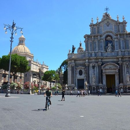 Tre Stelle Al Duomo Bed and Breakfast Κατάνια Εξωτερικό φωτογραφία