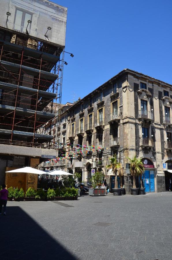 Tre Stelle Al Duomo Bed and Breakfast Κατάνια Εξωτερικό φωτογραφία