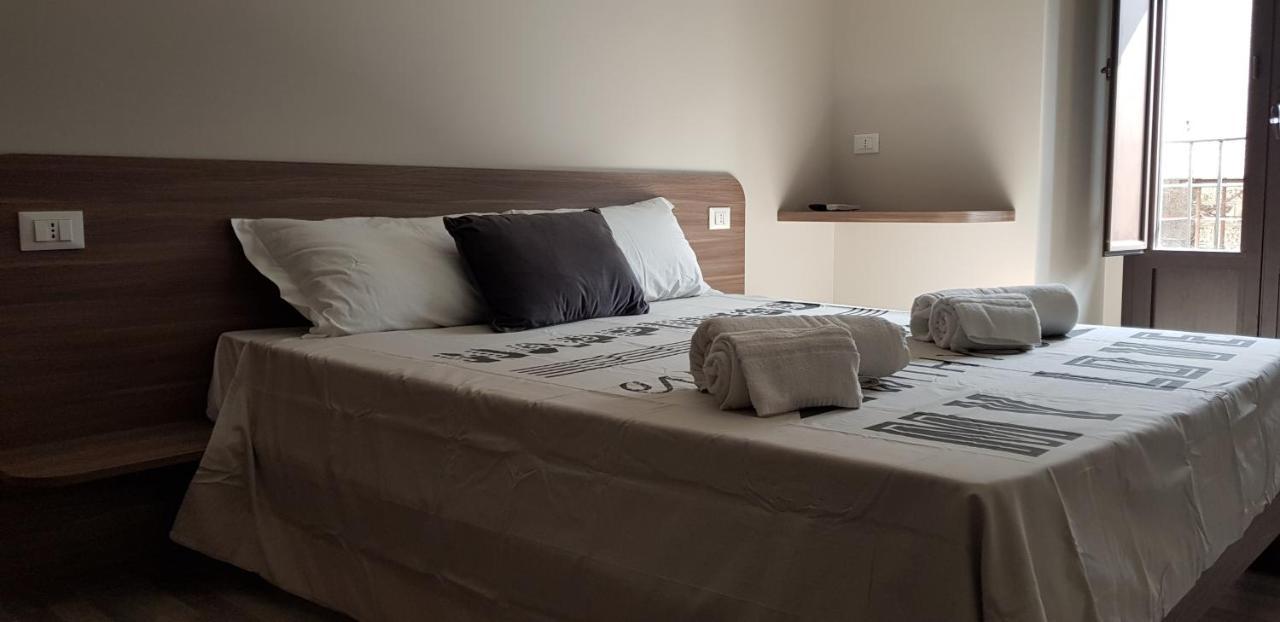 Tre Stelle Al Duomo Bed and Breakfast Κατάνια Εξωτερικό φωτογραφία