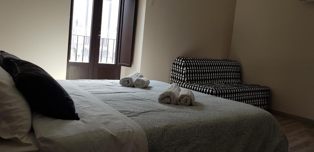 Tre Stelle Al Duomo Bed and Breakfast Κατάνια Εξωτερικό φωτογραφία