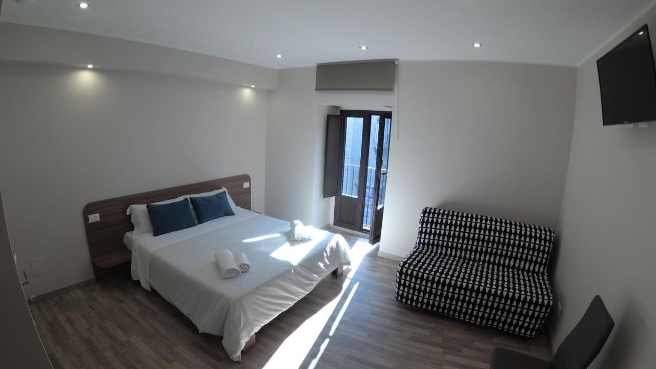 Tre Stelle Al Duomo Bed and Breakfast Κατάνια Εξωτερικό φωτογραφία